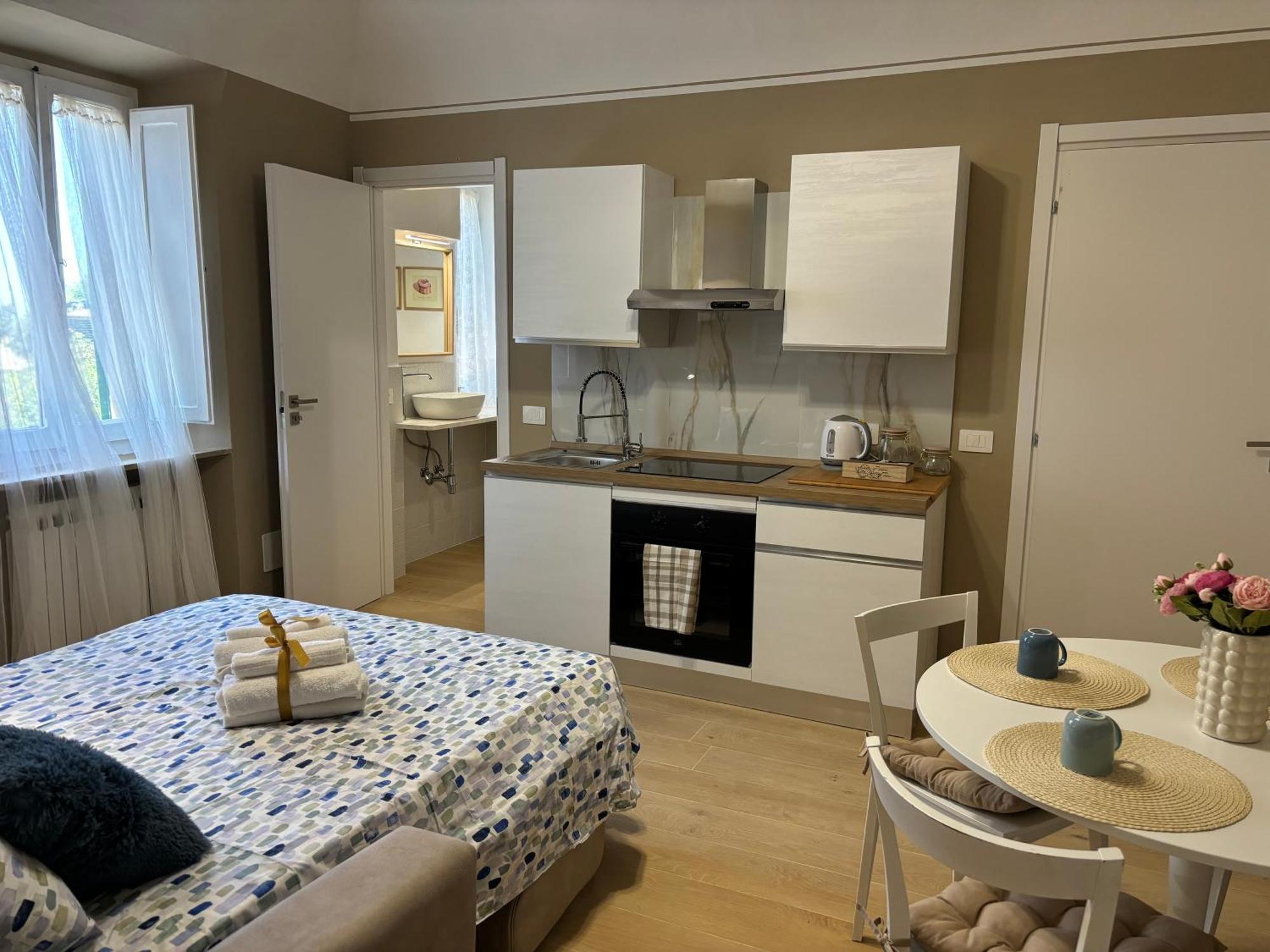 Casa Vacanze La Donna Di Cuori 볼테라 외부 사진