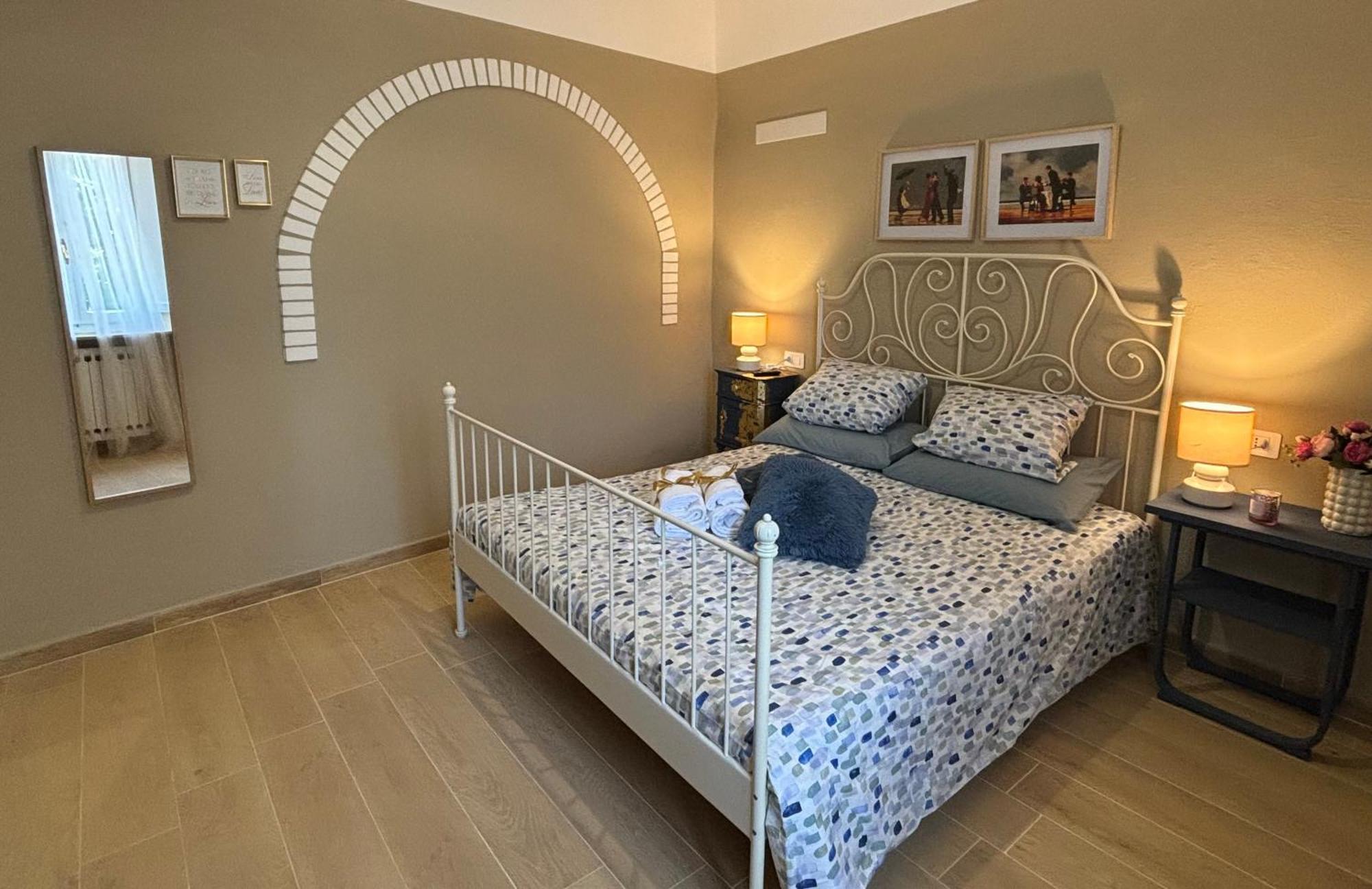 Casa Vacanze La Donna Di Cuori 볼테라 외부 사진