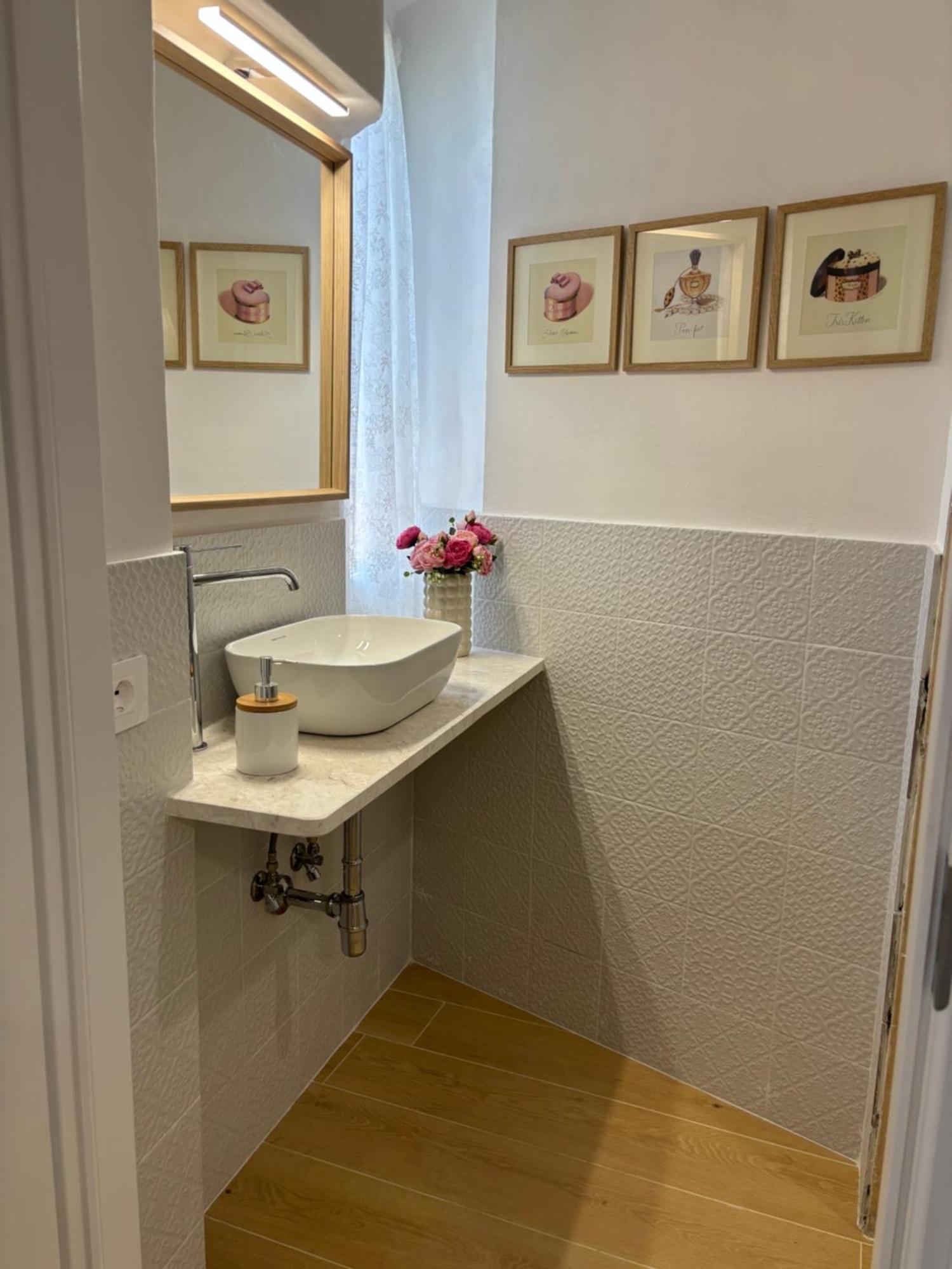 Casa Vacanze La Donna Di Cuori 볼테라 외부 사진